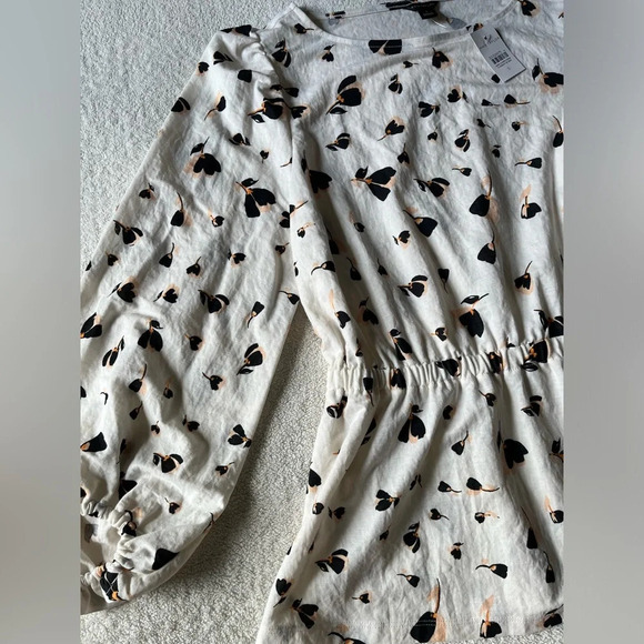 NEW Ann Taylor white blouse with black & tan floral/leaf design, size small - Picture 2 of 8